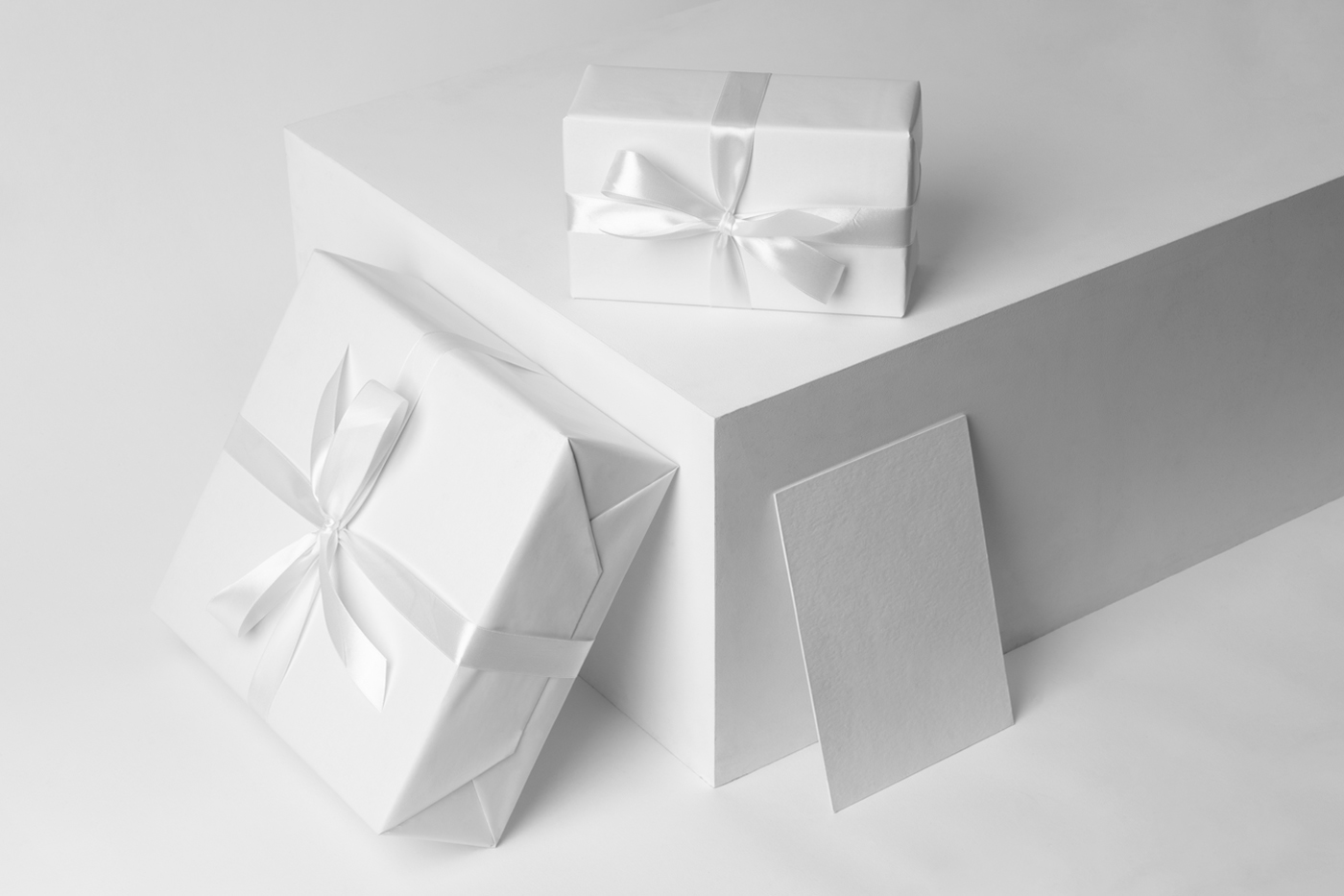 The white Boxes and card mockup are based on the white cube laying on the white floor.