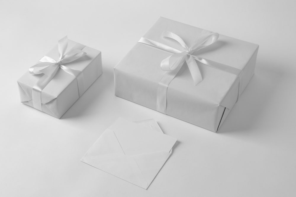 Free Gift Box PSD Mockup — Mr.Mockup