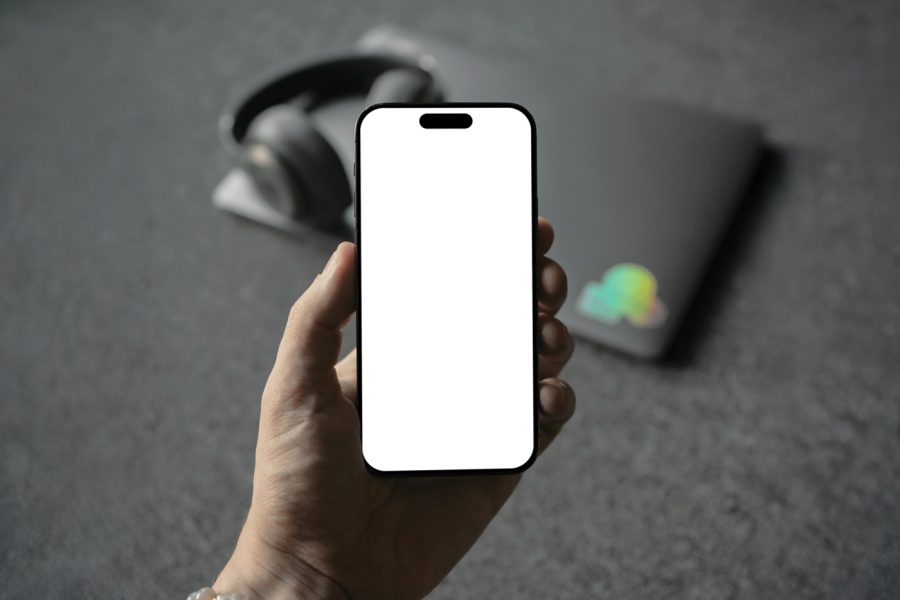 Free iPhone 16 Pro PSD Mockup — Mr.Mockup